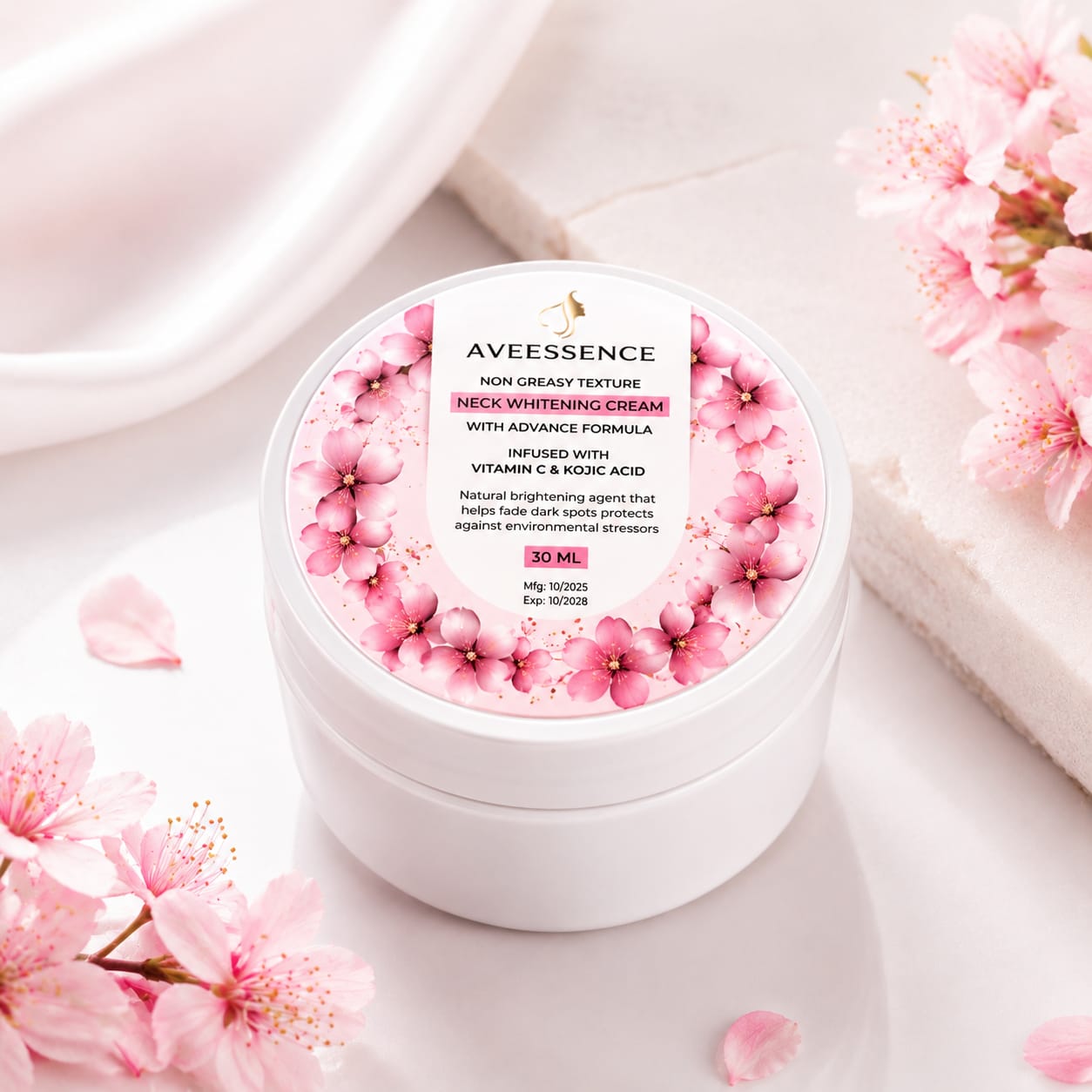 Neck Whitening Cream Remove Darkness and Brightens Skin in 7 Days